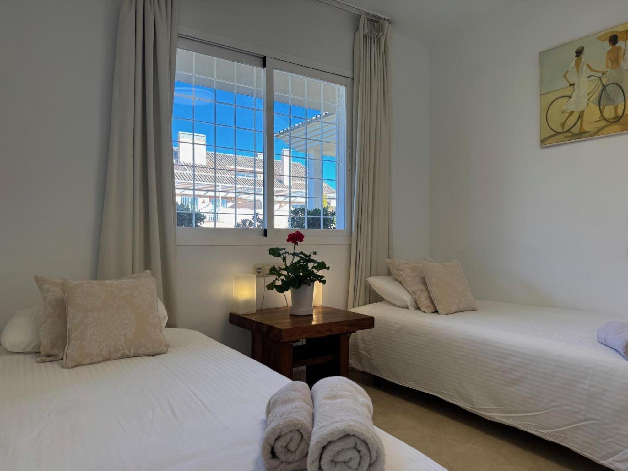 Piso-Lechuza Elviria Marbella 2 Apartment Exterior photo